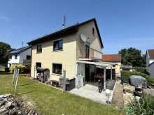 7 Wohnf�che bis unters Dach! Zweifamilienhaus in toller Lage von Giengen a. d. Brenz!