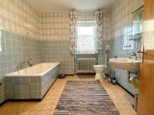 18 Ein- /Zweifamilienhaus in Traumlage von Lauingen! Gro�es Grundst�ck, 2 Garagen u. vieles mehr!