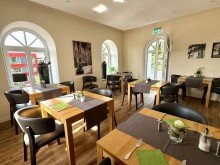25 Attraktives Hotel/Pension mit Restaurant u. Biergarten in Traumlage von Donauw�rth!