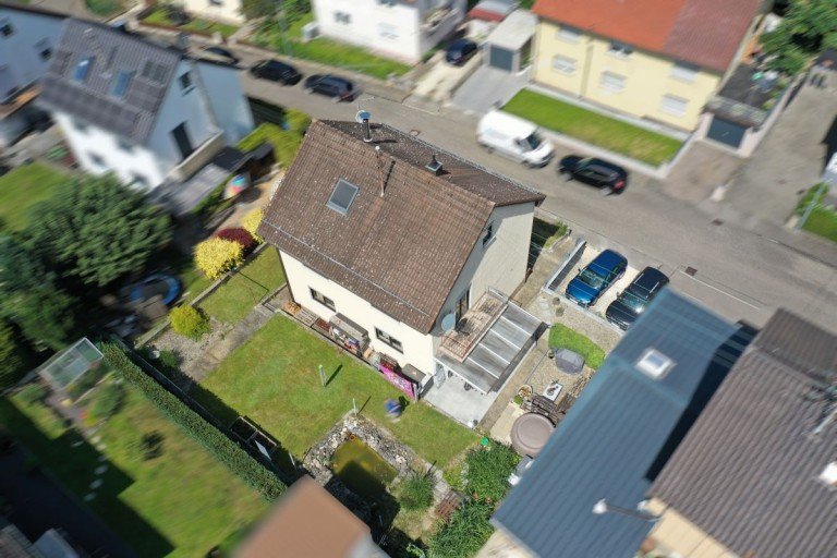 1 Giengen Haus Wohnf�che bis unters Dach! Zweifamilienhaus in toller Lage von Giengen a. d. Brenz!