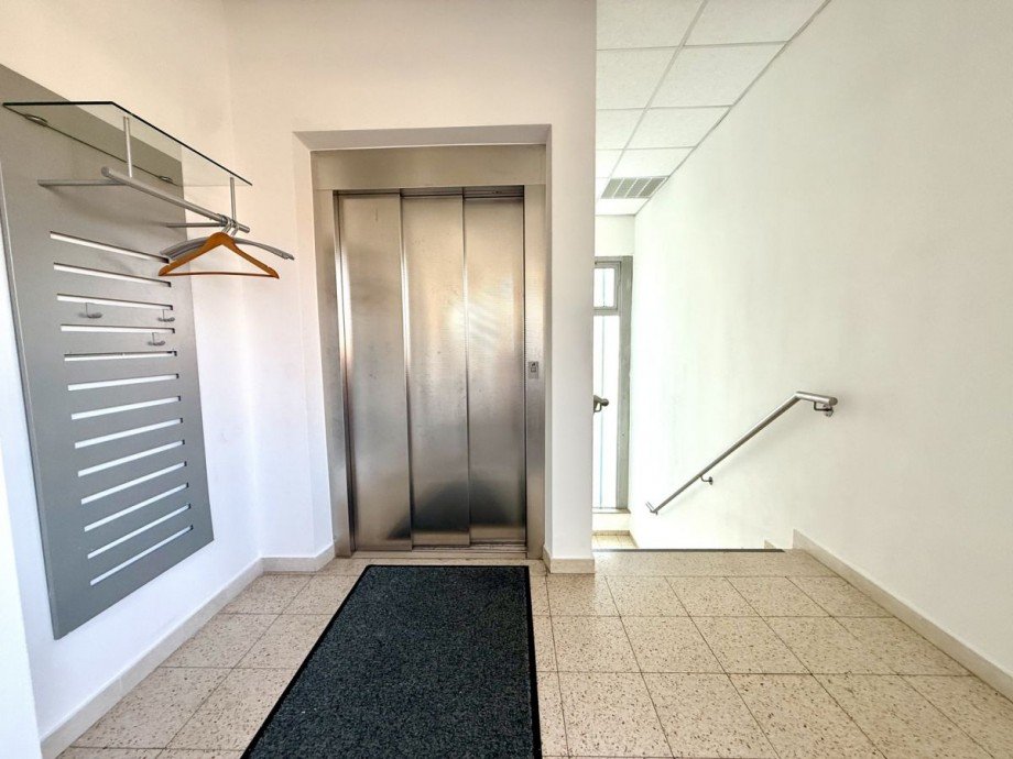 8 B�rofl�che Lauingen