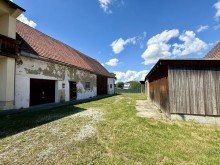 5 Gro�es Einfamilienhaus m. Nebengeb�uden in toller Lage von Holzheim-Weisingen!