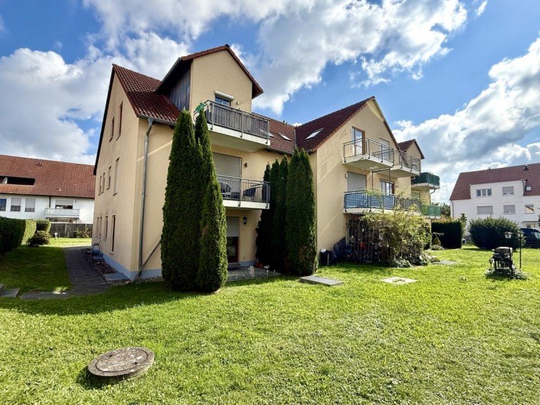 1 Dillingen Dachgeschosswohnung 67m2 2-Zimmer Wohnung in Bestlage von Dillingen-Hausen sucht neuen Mieter/in