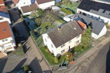 9 Rohdiamant sucht Familie! Attraktives Haus mit gro�em Grundst�ck in toller Lage von Eglingen !