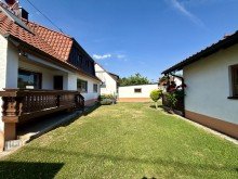11 Traumhaftes Ein- bzw. Zweifamilienhaus in Syrgenstein! Ein Familiendomizil mit 3 Garagen