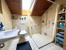 25 Ab ins Familienhgl�ck ! Traumhaftes Ein-/Zweifamilienhaus in Bachhagel !