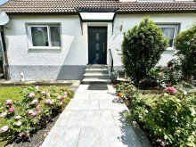 10 Ab ins Familiengl�ck ! Komplett sanierte DHH in Haunsheim !!!