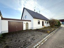 8 ! Bungalowartiges Ein- oder Zweifamilienhaus mit Ausbaureserve in Lutzingen!